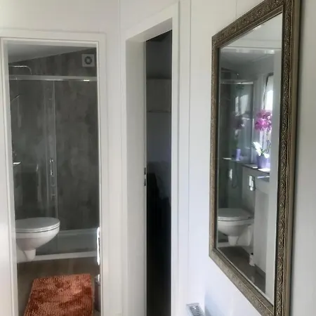 Mobilheim Im Amazonas Camp - Viel Platz Und Komfort