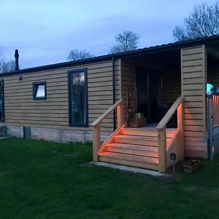 Mobilheim Im Amazonas Camp - Viel Platz Und Komfort *